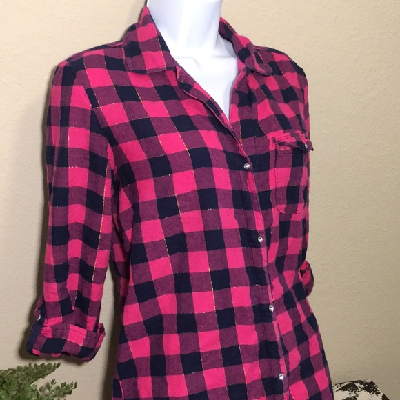aerie Tops - Aerie women’s pink and black button down shirt